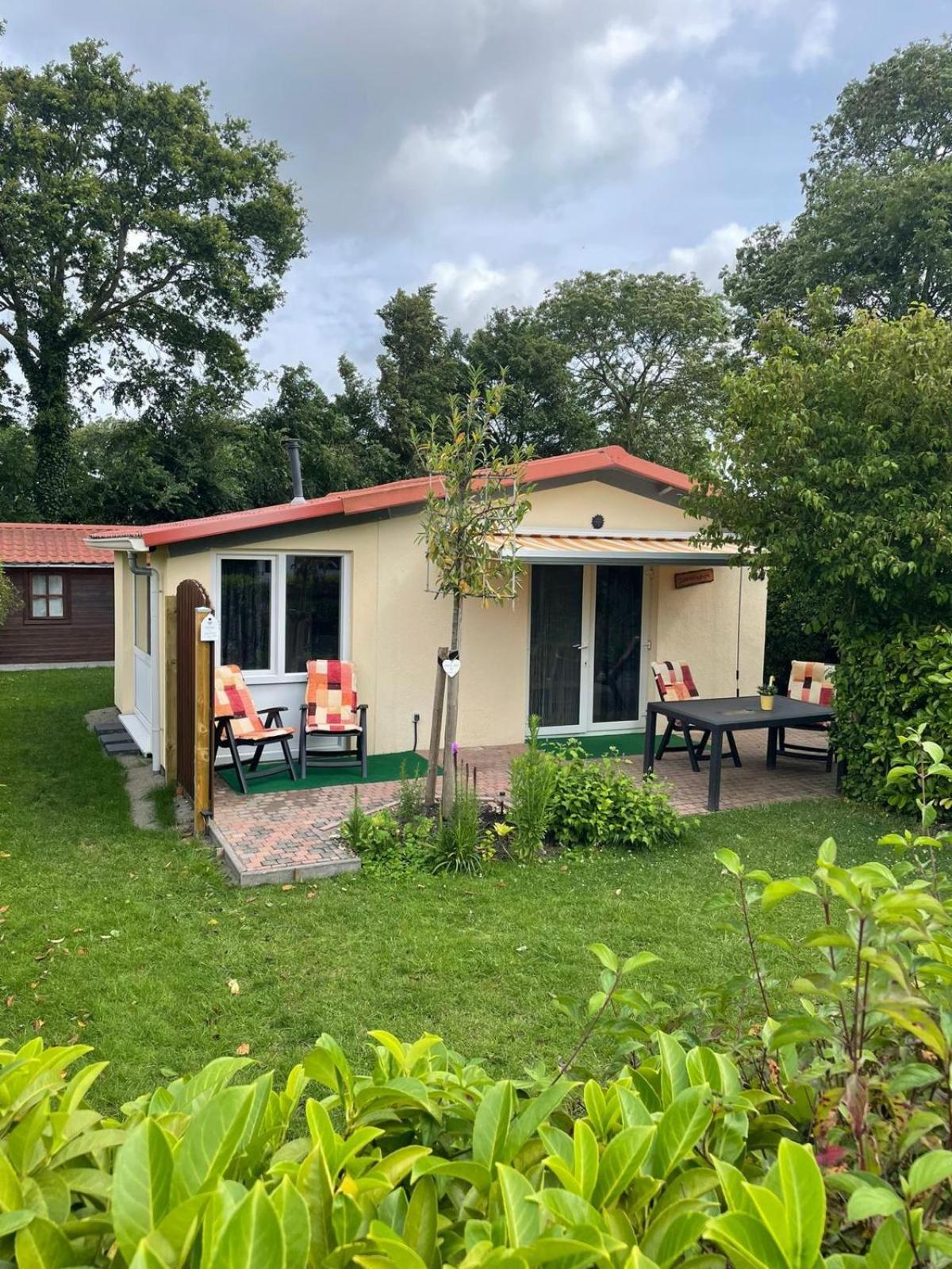 Zonneschijn, Bungalow Op Vakantiepark Bij Zee Villa Baarland Exterior foto